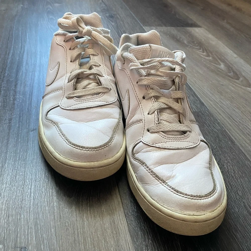Nike Low Triple White Shoes size 9.5 - Picture 5 of 9
